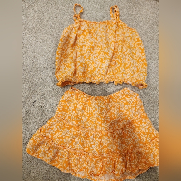 Outfit - Picture 1 of 7